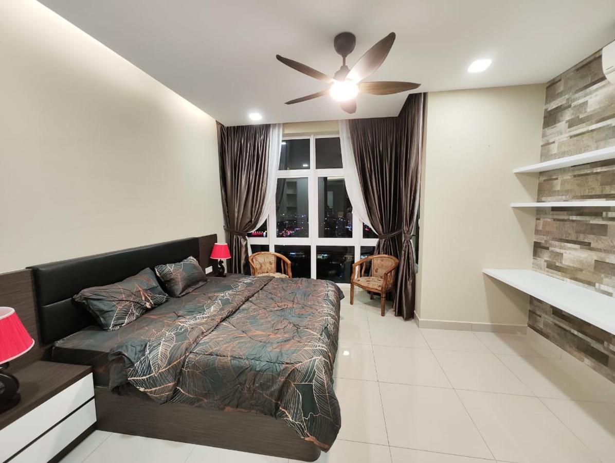 Twin Galaxy King Bed 2pax With Netflix View *
